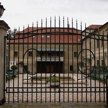 Zamek Poruba ホテル *